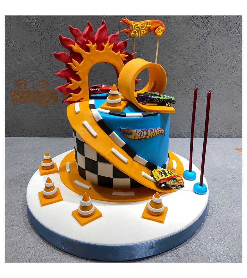 Hot Wheels Yarış Pisti Kutlama Pastası Hot Wheels Yarış Pisti Kutlama Pastası