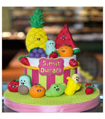 Renkli Meyve Şöleni Pastası